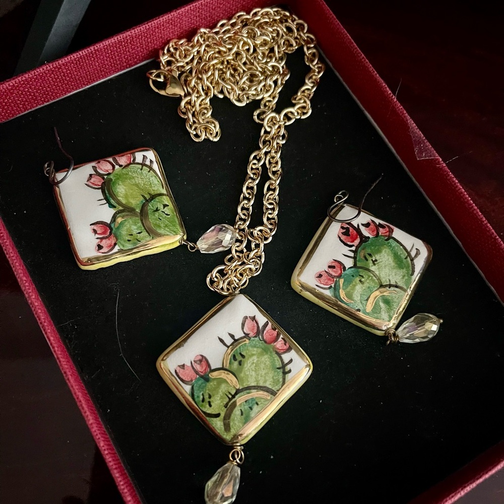 Beautiful long necklace with earrings
